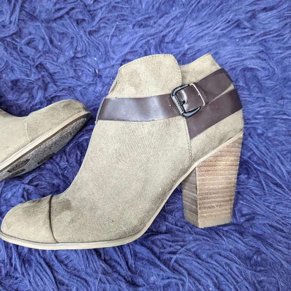 Ankle Boots by Carlos Santana - Picture 2 of 5